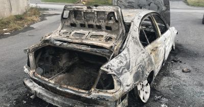 Policja potwierdziła tożsamość osoby ze spalonego samochodu koło Nowego Tomyśla