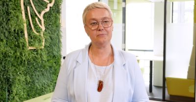 Hałas w szkołach to wciąż duży problem. Coraz więcej placówek jest wyposażanych w kabiny akustyczne